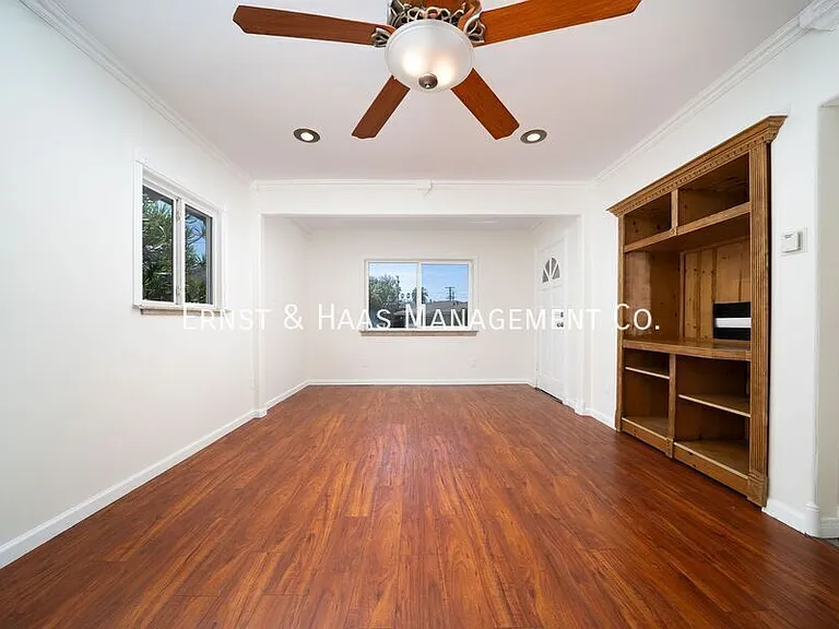 1635 E Erie St — Photo 4