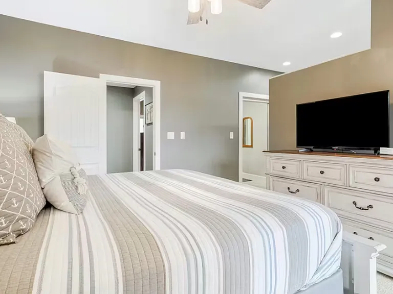 250 Emerald Bay Dr #2C — Photo 11
