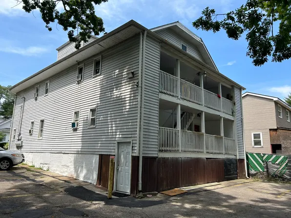 239 S Park Ave, Waukegan, IL 60085