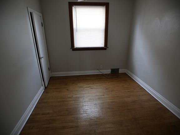 5th image of 4452 N Melvina Ave
