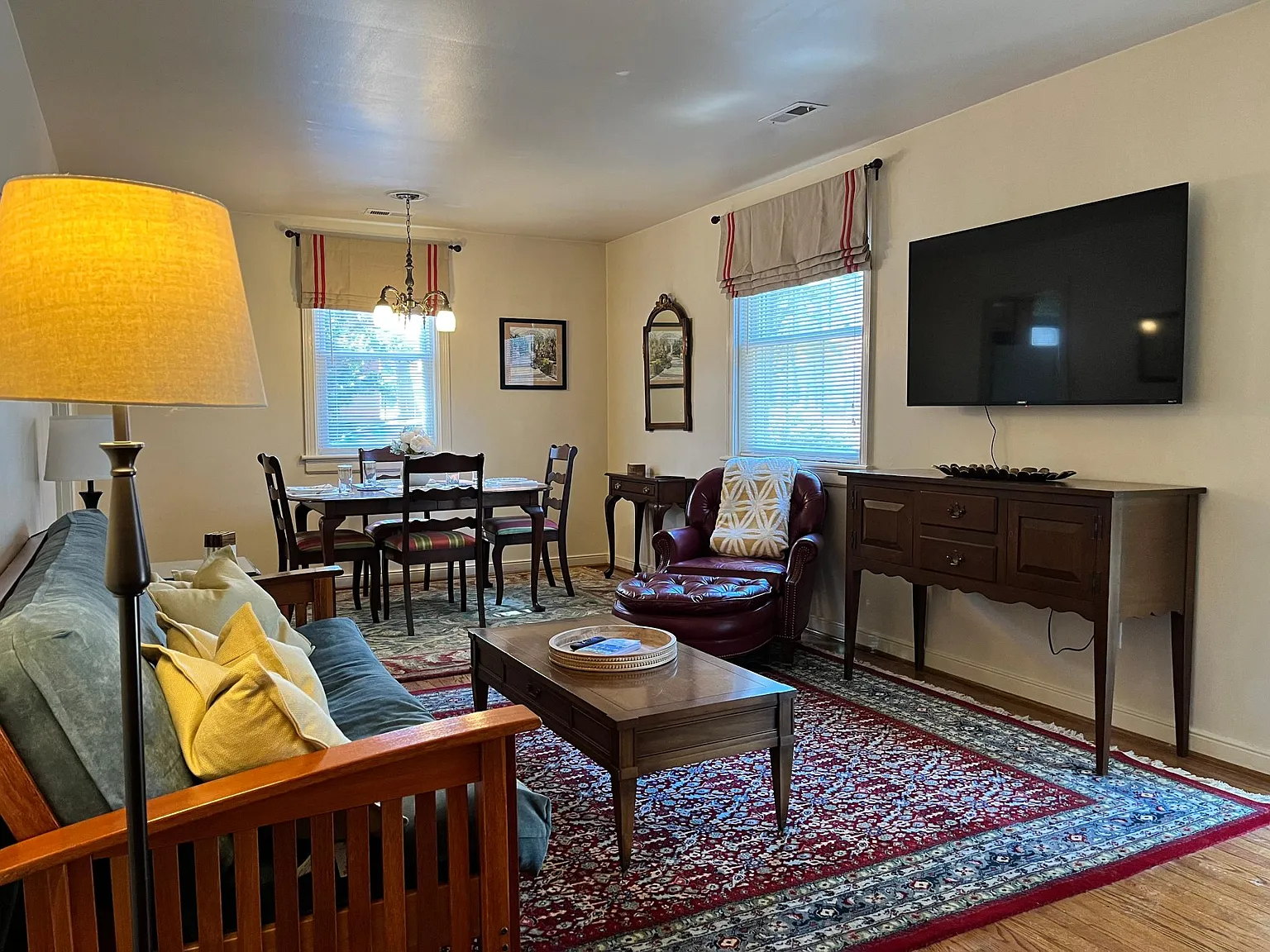 3 bed, 950 sqft, $2,950 — Photo 3