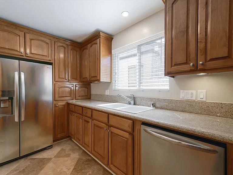 3424 Bellevue Ave — Photo 13