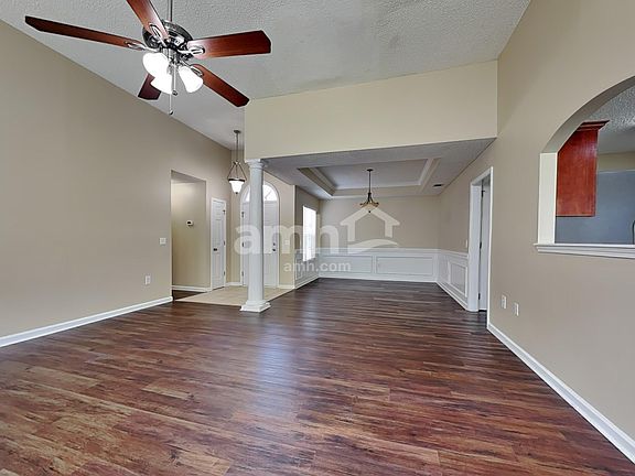 5th image of 28 Blue Lake St