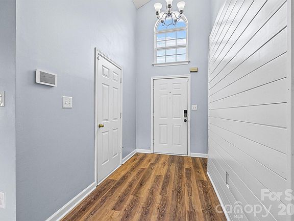 3rd image of 1779 Hardy Dr
