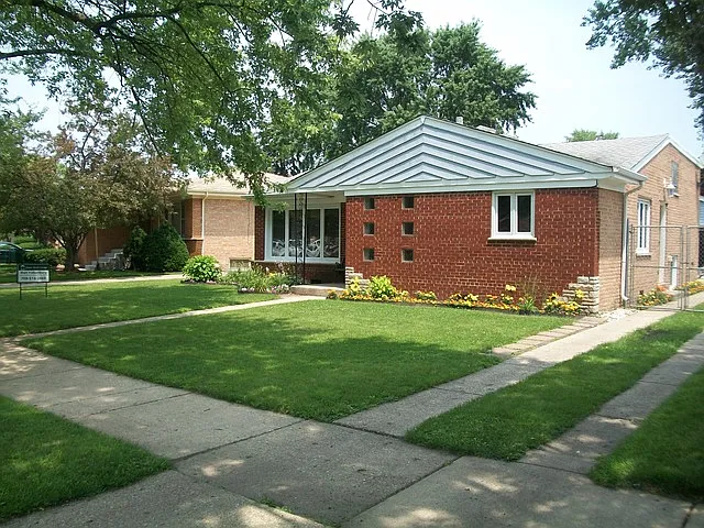 11601 S Kolin Ave photo 1