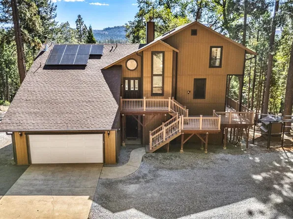 7281 Lakewood Dr, Pollock Pines, CA 95726