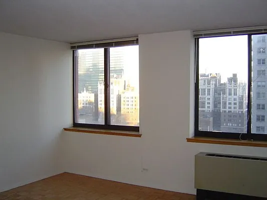 Rented by Royal Operation System | media 12