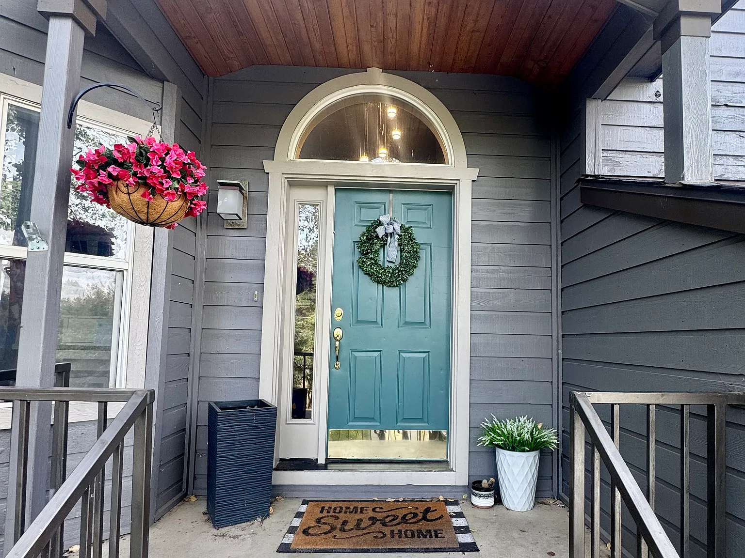4 bed, 2324 sqft, $3,995 — Photo 1