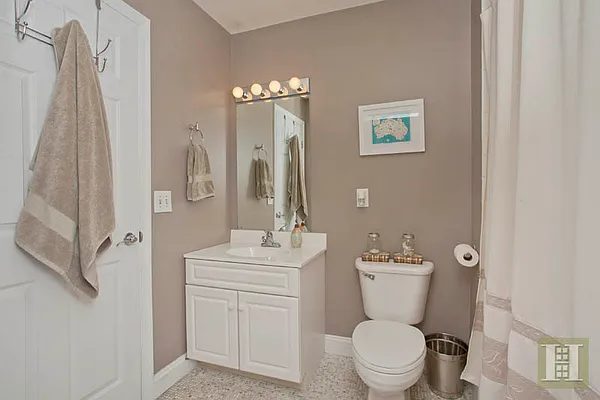 Sold by Halstead Property | media 3
