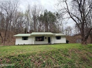 901 Beverly Hills Dr, Sevierville, TN 37862