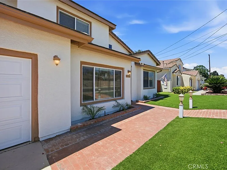 18112 Osborne St — Photo 12