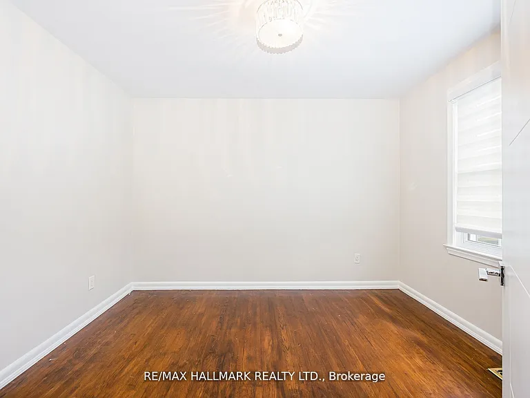 16 Paultiel Dr W — Photo 5