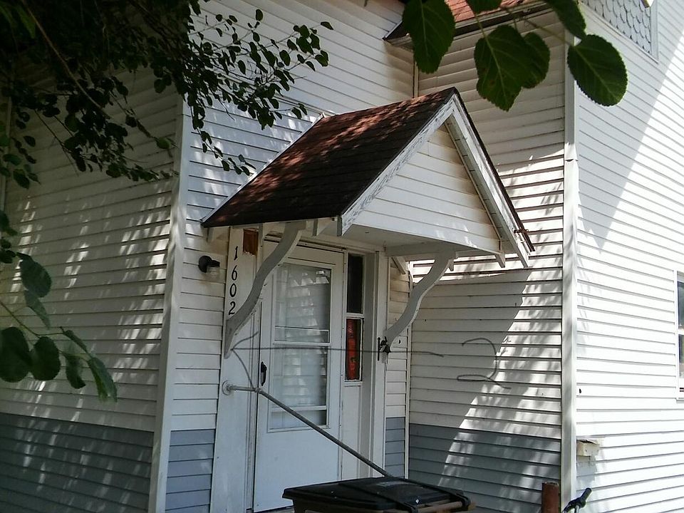 front door (19th and Elm)