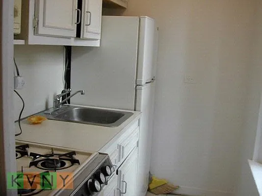 Rented by KVNY Soho | media 2