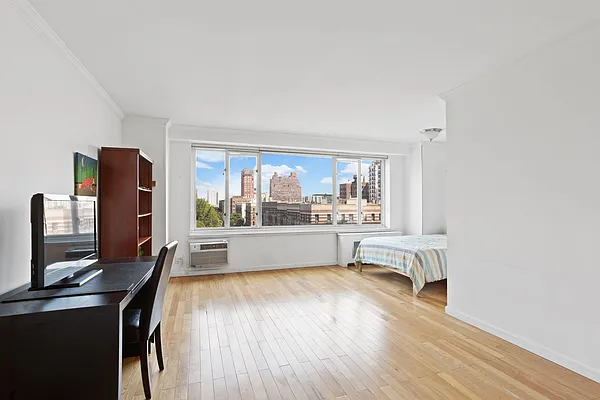 Rented by Sotheby's International Realty | media 12