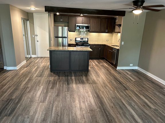 3rd image of 3021 S Michigan Ave Unit 209