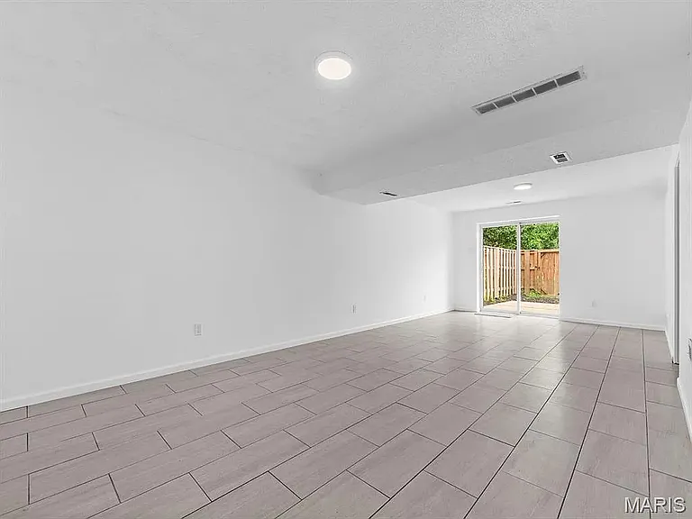 10473 Corbeil Dr — Photo 11