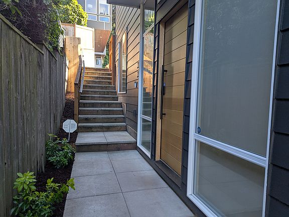 5th image of 33 W Etruria St