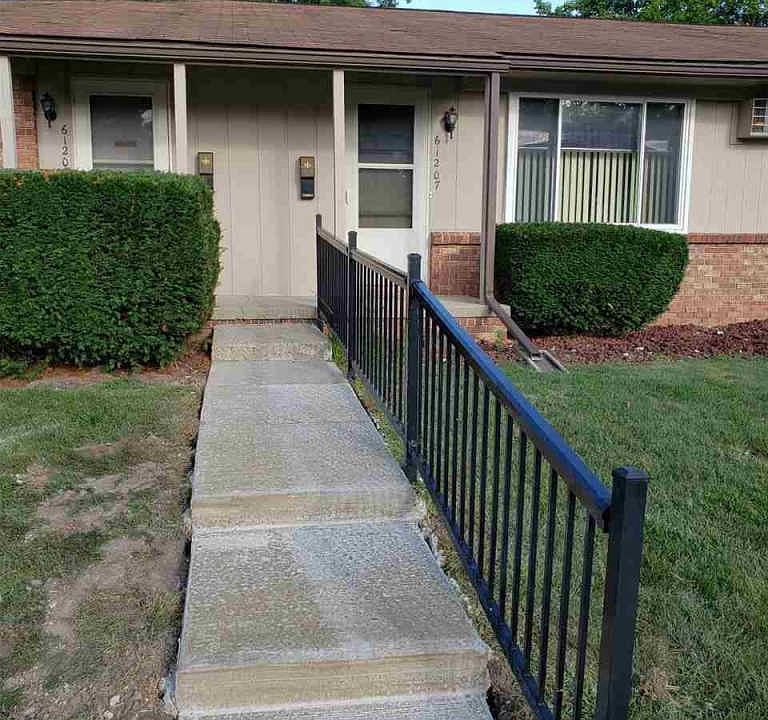 1st image of 61207 Heritage Blvd