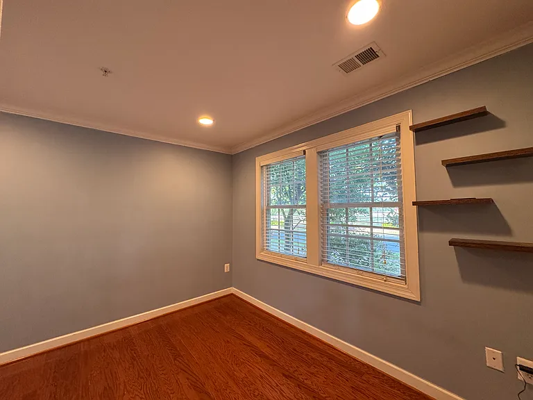 3670 Carriage Hill Dr — Photo 9