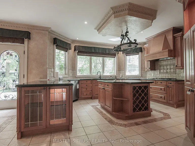 678 Saint Nicholas Ct — Photo 10