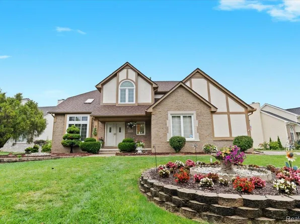5747 Glen Creek Ct, Ann Arbor, MI 48108