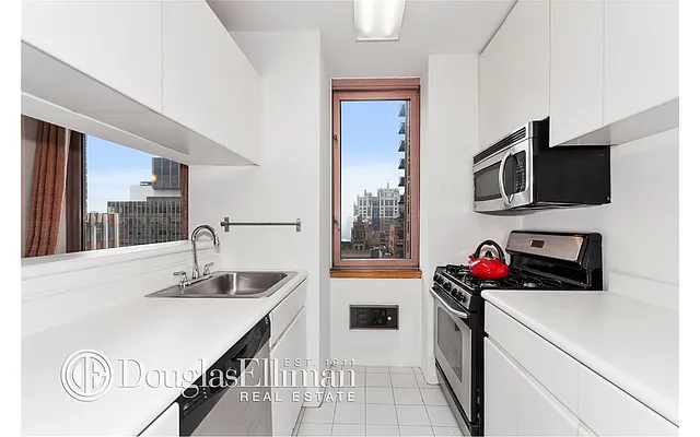 Rented by Douglas Elliman | media 44