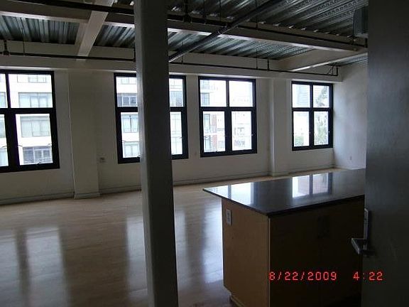 4th image of 330 W 11th St APT 505