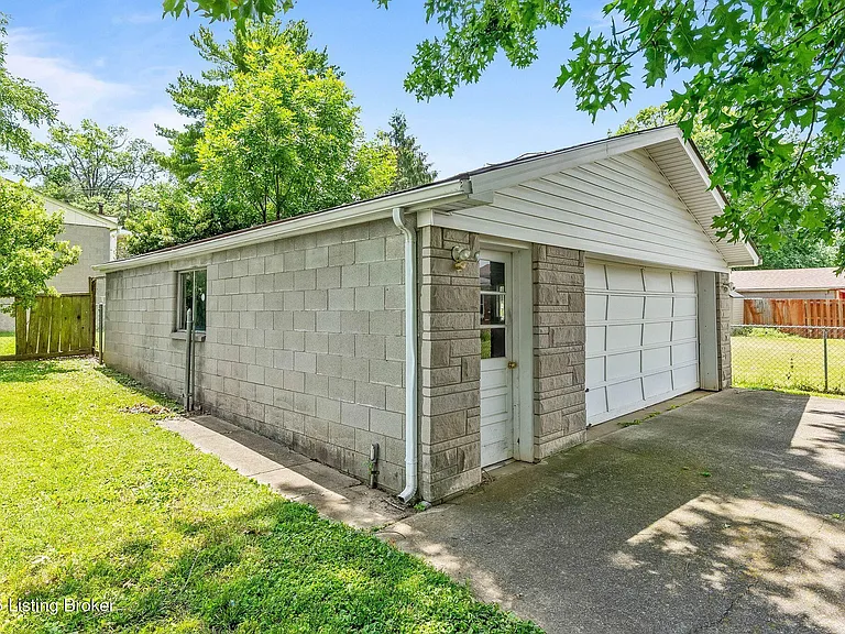 7506 Pimlico Dr — Photo 38