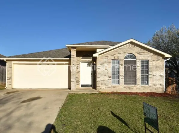 8100 Rambler Rose St, Fort Worth, TX 76137