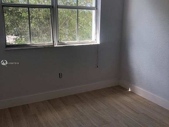 5th image of 1041 NE 30th Ave #0