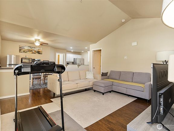 5th image of 1746 Kennedy Place #E5