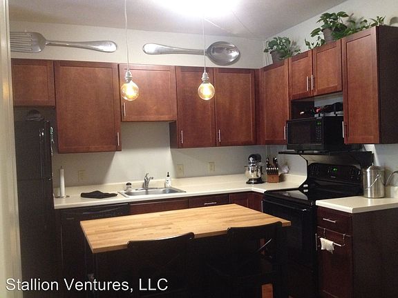 5th image of 3535 Holdrege St APT 303