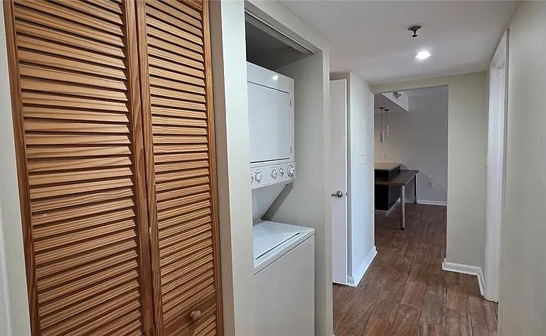 701 S Madison Ave #407 — Photo 7
