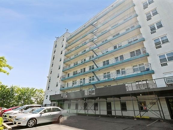 3rd image of 20 Cliff St APT 4E