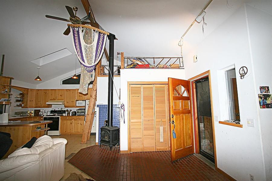 2nd image of 2109 Tuttle Ln