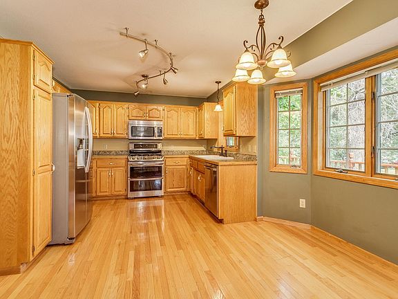 5th image of 38404 Gerald Ave