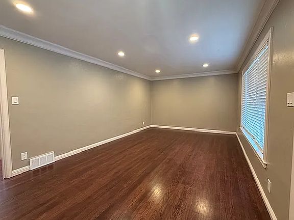 5th image of 716 Laurel Ave #B