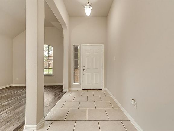 2nd image of 1080 Potter Ave