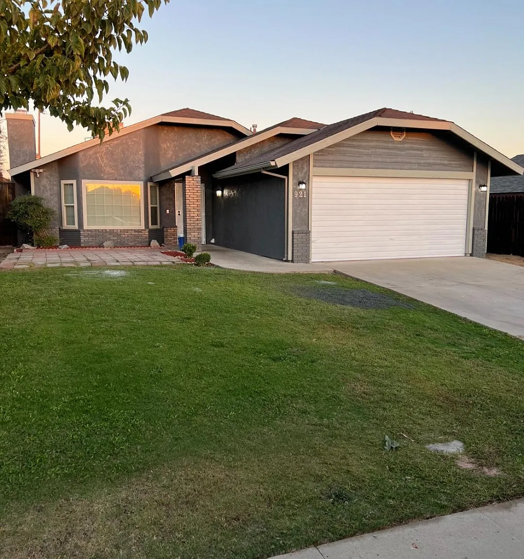 3 bed, 1683 sqft, $2,300 — Photo 1