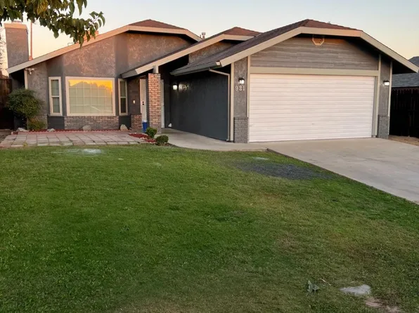 921 Orangewood St, Bakersfield, CA 93306