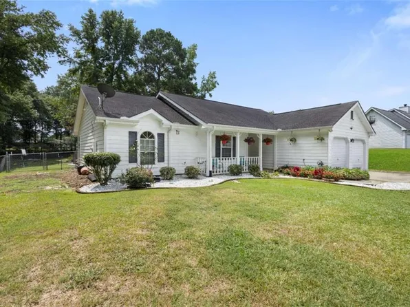 1729 Brandi Ln, Loganville, GA 30052