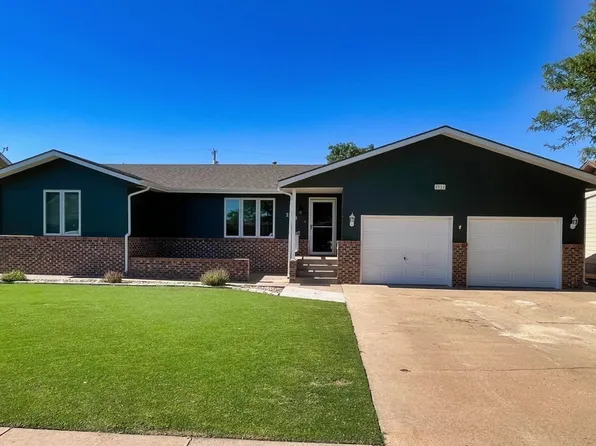 2512 E 21st St, Hays, KS 67601