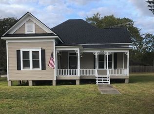 2318 Dewey St, Waller, TX 77484