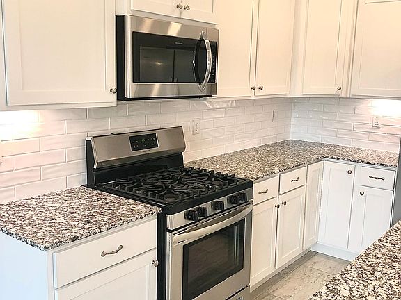 3rd image of 4401 Havana Ave