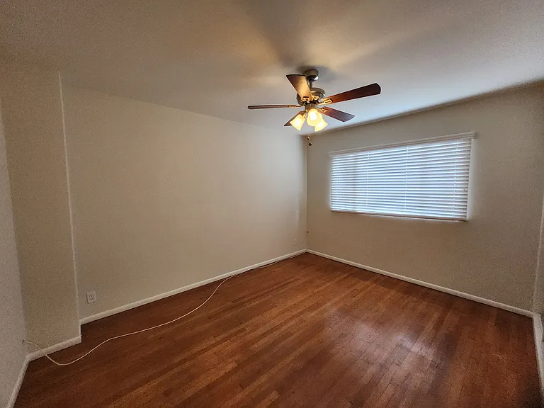 1049 E Ocean Blvd #12 — Photo 10
