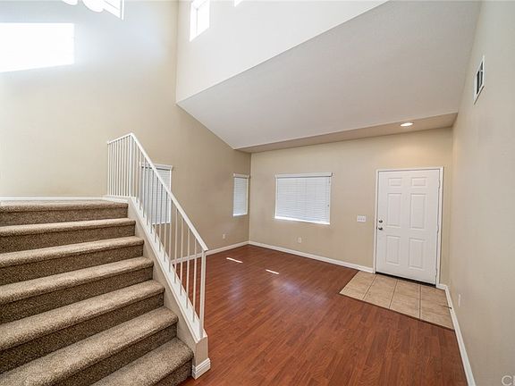 4th image of 39774 Chambray Dr