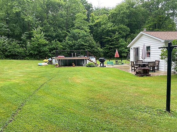 3rd image of 894 Henderson Station Rd