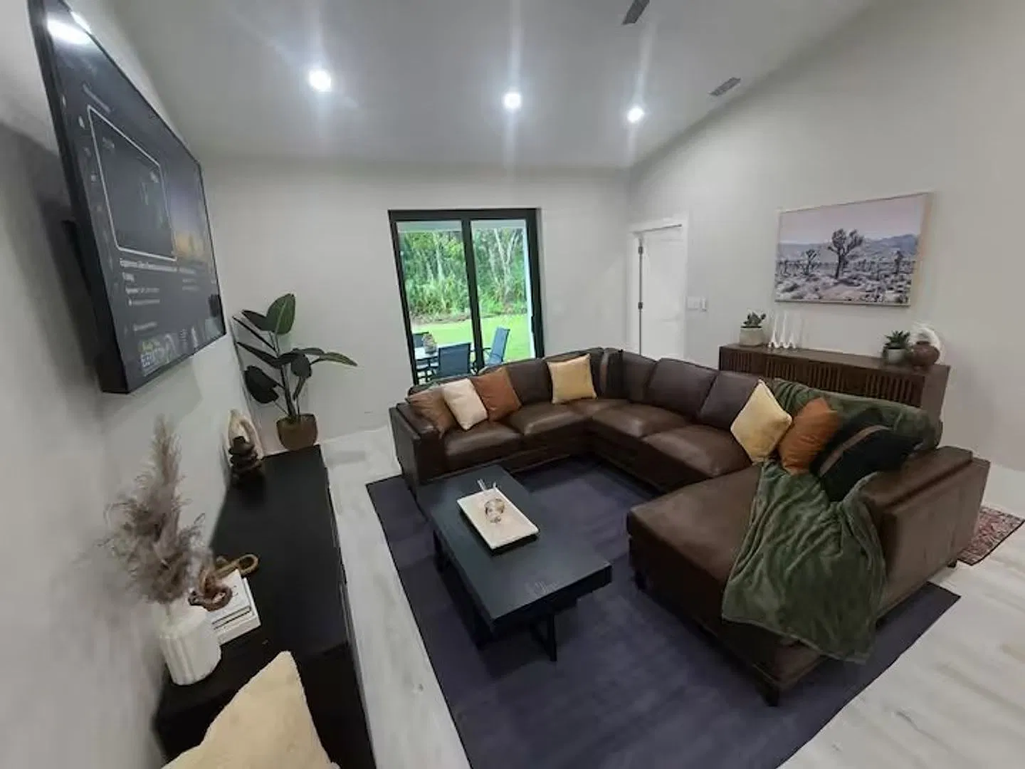 Modern Townhome for Rent Modern Living at Its Best! — Photo 2