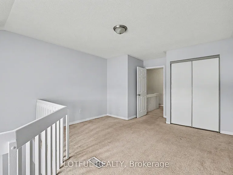 237 Loretta Ave S #9 — Photo 18